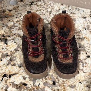 Banana Republic toddler Sherpa Bootie